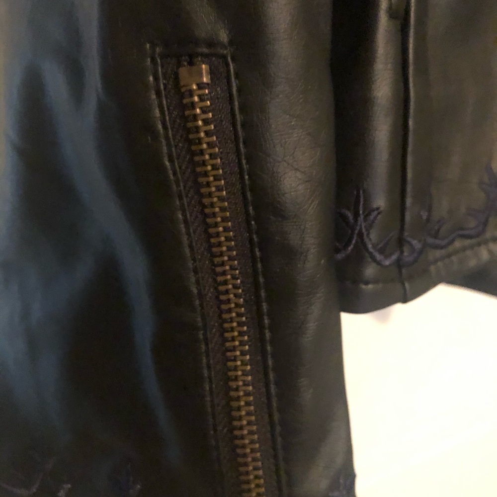 Jacket - Picture 7 of 8